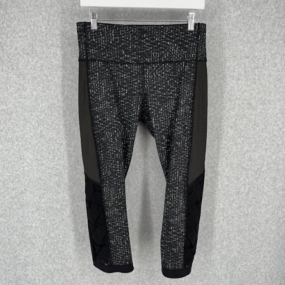 Lululemon Womens Var-City Crop Legging Size 8 Samba Snake Black Criss Cross EUC